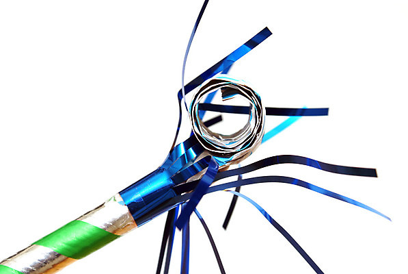 포토 JPG 해외이미지 1 백그라운드 휴가 새로움 기념 뿔 사람없음 초록색 파란색 컬러풀 장난감 파티 축제 소리 흰색 축하 생일 은색 연도 오브젝트 기회 만들기 해외202004 해외포토 기념일 컬러 컨셉 모션 이벤트 파일형식 이미지허브