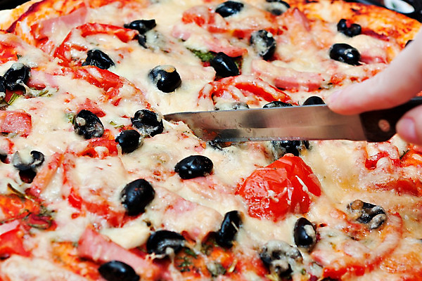 포토 JPG 해외이미지 음식 백그라운드 토마토 부분 양파 치즈 피자 사람없음 검은색 껍질 최고 소시지 고급 상쾌 모짜렐라치즈 오레가노 채식주의자 페스츄리 페퍼로니 해외202004 해외포토 감정 빵 컬러 컨셉 채소 유제품 패스트푸드 서양음식 가공식품 채식 파일형식 이미지허브