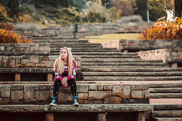 포토 JPG 해외이미지 백인 1 긴머리 헤어스타일 계절 공원 여자 포즈 잎 자연 한명 사람 앉기 성인 야외 청춘 금발 노란색 유행 계단 폭포 가을 바위 달콤 단계 땅바닥 배려 해외202004 해외포토 서양인 식물 공공시설 컬러 컨셉 모션 바닥 돌_바위 맛 생태계 파일형식 이미지허브