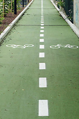 포토 JPG 해외이미지 도로 길 스포츠 여행 무늬 교통시설 거리 사람없음 야외 초록색 자전거 흰색 도시 그리기 오솔길 심볼 사인 그림 순환 사이클링 예약 루트 바이킹 방법 직진 해외202004 해외포토 컬러 교통 모션 바이크 육상스포츠 시설 파일형식 이미지허브