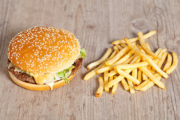 포토 JPG 해외이미지 라이프스타일 음식 빵 다이어트 치즈 패스트푸드 샌드위치 육류 사람없음 식사 튀김 감자튀김 햄버거 맛 배고픔 깨 치즈버거 해외202004 해외포토 컨셉 식재료 유제품 감자 건강 생활 조미료 인스턴트 파일형식 이미지허브