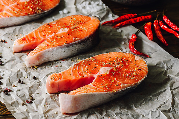 포토 JPG 해외이미지 조각 식재료 고추 단면 사람없음 신선 날것 소금 연어 통후추 종이호일 생연어 해외포토 채소 어류 후추 파일형식 이미지허브