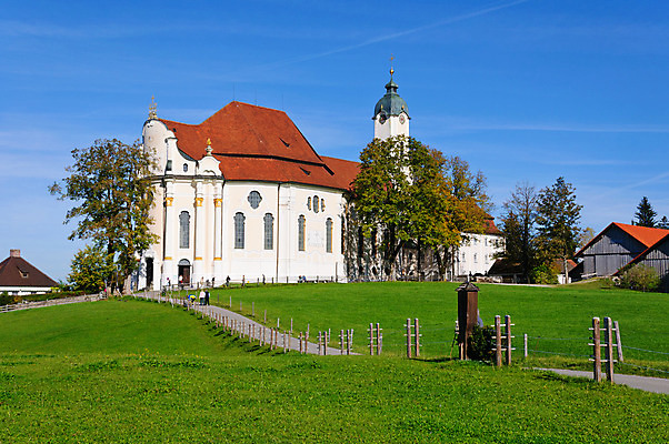 포토 JPG 해외이미지 유럽 여행 잎 하늘 독일 풍경 사람없음 농장 교회 여행객 세계문화유산 가을 바이에른 해외202004 해외포토 식물 계절 나라 농업 종교건축 사람 건물 문화재 파일형식 이미지허브