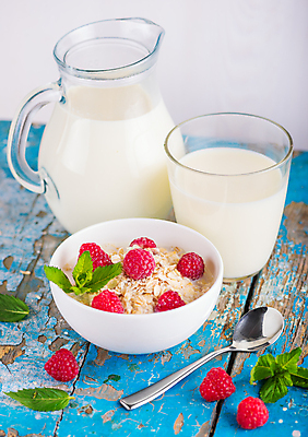 포토 JPG 해외이미지 접시 열매 음식 다이어트 과일 유리 아이디어 건강 사람없음 빨간색 파란색 숟가락 저녁식사 우유 에너지 흰색 신선 항아리 사발 맛 아침식사 몸무게 시리얼 먹기 민트 배고픔 비만 유기농 채식 날것 향기 산딸기 칼로리 유리주전자 내추럴 분실 숙성 식욕 오트밀 탄수화물 비건 해외202004 해외포토 식물 식기 웰빙 컬러 컨셉 모션 재질 주전자 유제품 수저 식사 도자기 사기그릇 허브 몸매 냄새 채식주의자 파일형식 귀리 이미지허브