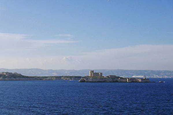 포토 JPG 해외이미지 영어 바다 섬 여행 자연 갈매기 등대 풍경 사람없음 여름 파란색 강 태양 마을 산책 폭포 산책로 하이킹 프랑스 보트 스페인 지중해 순환 페이지 포트 타운 통과 건너기 다도해 마르세유 코르시카 해외202004 해외포토 자연요소 문자 계절 유럽 길 컬러 배_교통 모션 조류 레저 휴식 도시 생태계 파일형식 이미지허브