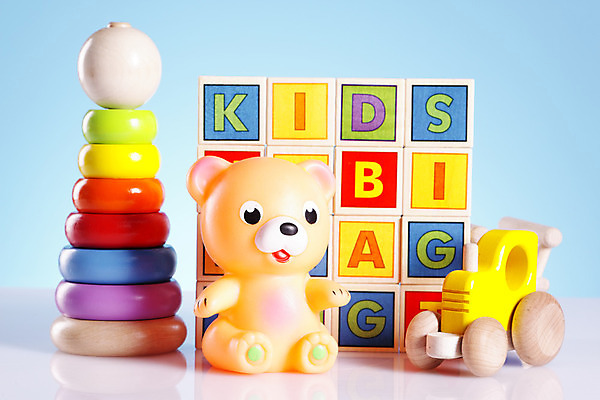 포토 JPG 해외이미지 영어 실내 사람없음 장난감 곰인형 아기용품 장난감자동차 동물인형 고리던지기 나무블록 해외202004 해외포토 문자 인형 내부 목재 블록 던지기 오브젝트 파일형식 이미지허브