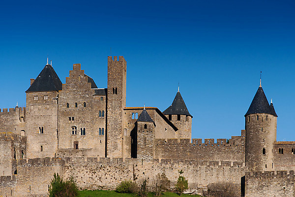 포토 JPG 해외이미지 건축양식 풍경 사람없음 야외 건물 마을 프랑스 풀 성 야간 성벽 파리_프랑스 해외202004 해외포토 자연요소 식물 건축물 건축 유럽 파일형식 이미지허브