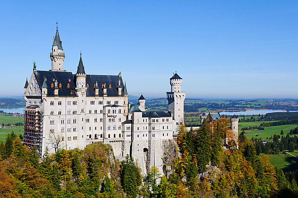 포토 JPG 해외이미지 유럽 여행 잎 하늘 독일 풍경 사람없음 도시풍경 여행객 가을 첨탑 바이에른 해외202004 해외포토 식물 계절 나라 사람 탑 도시 파일형식 이미지허브