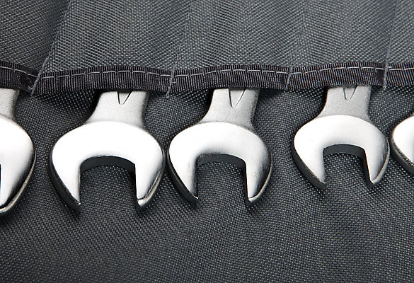 포토 JPG 해외이미지 3 사람없음 금속 검은색 장비 회색 덮개 기구 공구 스패너 직물 거친 은색 주머니 해외202004 해외포토 컬러 재질 뚜껑 도구 파일형식 이미지허브