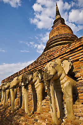 포토 JPG 해외이미지 공원 아시아 종교 조각 여행 불교 건축양식 태국 벽돌 코끼리 동양인 사람없음 건물 조각상 탑 사찰 역사 명상 폐허 신성 사리탑 숭배 옛날 해외202004 해외포토 건축물 공공시설 건축 나라 포유류 종교건축 인종 조형물 파일형식 이미지허브
