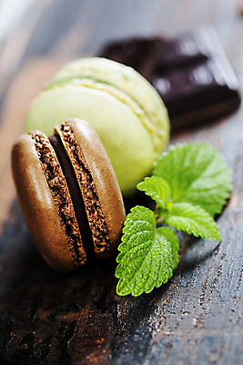 포토 JPG 해외이미지 전통 열매 음식 백그라운드 디저트 사람없음 목재 갈색 쌓기 쿠키 과자 케이크 초콜릿 카페 프랑스 바 달콤 맛 민트 레시피 블랙베리 마카롱 프랑스어 핸드메이드 해외202004 해외포토 나무 식물 문자 유럽 컬러 컨셉 과일 재료 모션 상점 허브 파일형식 이미지허브