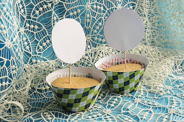 포토 JPG 해외이미지 음식 백그라운드 컨셉 텍스트 탁자 휴가 새로움 쟁반 따뜻함 발렌타인데이 사람없음 장식 파란색 우주 케이크 머그컵 흰색 축하 인사 신선 조직 달콤 맛 컵케이크 연도 크림 눈물 질감 블러 터키석 카피스페이스 해외202004 해외포토 감정 컬러 가구 데이이벤트 디저트 컵 공백 예절 보석 파일형식 이미지허브