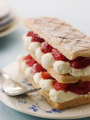 포토 JPG 해외이미지 포크 디저트 실내 근접촬영 사람없음 아웃포커스 민트색배경 해외202004 밀푀유 해외포토 식기 음식 뷰포인트 백그라운드 촬영기법 내부 민트색 파일형식 이미지허브