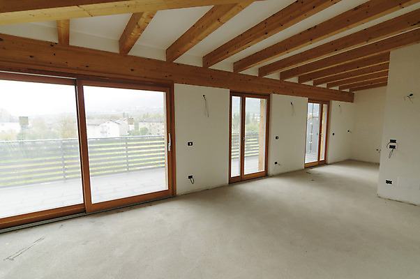 포토 JPG 해외이미지 벽 거실 창문 바닥 아파트 실내 사람없음 내부 목재 빛 인테리어 건설현장 흰색 천장 유지 복원 해외202004 해외포토 나무 디자인 컬러 재료 주택 건설업 파일형식 이미지허브