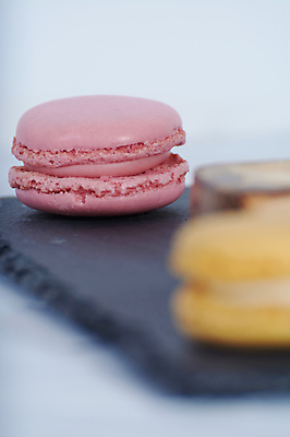 포토 JPG 해외이미지 전통 음식 분홍색 백그라운드 디저트 사탕 요리 사람없음 초록색 파란색 컬러풀 노란색 파티 쌓기 쿠키 과자 케이크 초콜릿 여러개 빵집 프랑스 흰색 생일 달콤 맛 설탕 크림 아몬드 모음 마카롱 프랑스어 고립 파스텔톤 페스츄리 피스타치오 해외202004 해외포토 문자 기념일 유럽 빵 컬러 다수 컨셉 모션 이벤트 한글 상점 견과류 파일형식 이미지허브