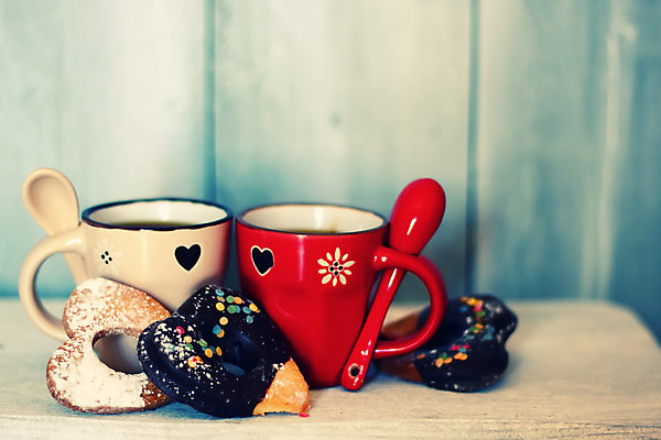 포토 JPG 해외이미지 모양 행복 커피 음식 백그라운드 휴가 디저트 주택 발렌타인데이 사랑 요리 사람없음 목재 컵 빨간색 갈색 쿠키 초콜릿 이탈리아 손상 카페 빵집 수확 하트 시골 축하 뜨거움 성자 달콤 맛 설탕 굽기 복고 에스프레소 2월 핸드메이드 해외202004 해외포토 나무 식기 감정 유럽 종교 음료 컬러 컨셉 농업 재료 데이이벤트 건물 상점 날짜 구이 파일형식 이미지허브