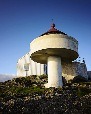 포토 JPG 해외이미지 유럽 바다 건축양식 자연 하늘 등대 북유럽 노르웨이 사람 풍경 사람없음 야외 여름 암초 스칸디나비아 해외202004 해외포토 계절 건축 나라 생태계 파일형식 이미지허브