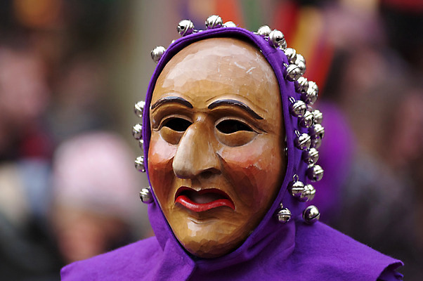 포토 JPG 해외이미지 전통 드레스 공 놀이 독일 가면 사람없음 축제 희망 축하 아기 역사 변장 가면무도회 기간 행진 해외202004 해외포토 옷 감정 유럽 컨셉 모션 사람 무도회 파일형식 이미지허브