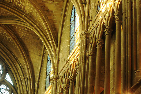 포토 JPG 해외이미지 종교 조각 미술 사람없음 교회 성경 프랑스 기둥 역사 아치 고딕 르네상스 해외202004 해외포토 건축 유럽 종교용품 종교건축 문화예술 건물 파일형식 이미지허브