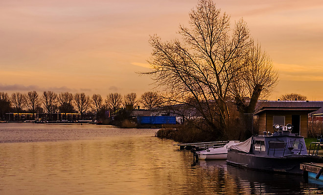 포토 JPG 해외이미지 호수 백그라운드 교통시설 자연 풍경 사람없음 옆모습 물 강 도시풍경 마을 일출 항구 일몰 새벽 무대 도시 보트 네덜란드 함선 운하 장면 지역 포트 타운 단상 나루 인기 착륙 해외202004 해외포토 자연요소 유럽 뷰포인트 교통 배_교통 노을 시설 생태계 파일형식 이미지허브