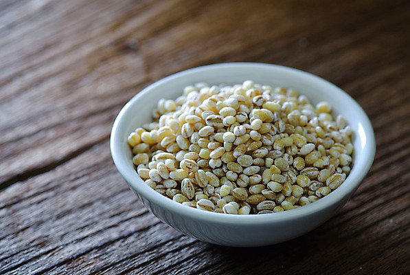 포토 JPG 해외이미지 음식 농업 다이어트 가방 재료 건조 건강 씨앗 사람없음 쌓기 숟가락 흰색 상품 낟알 시리얼 먹기 삼베 유기농 날것 보리 자루 흙더미 내추럴 고립 해외202004 해외포토 식물 웰빙 잡화 산업 컬러 모션 곡류 수저 흙 파일형식 천_직물 더미 이미지허브