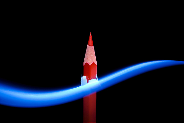 포토 JPG 해외이미지 1 교육 종이 백그라운드 컨셉 학교 성공 추상 아이디어 기술 사람없음 야외 목재 빨간색 파란색 장난감 연필 우주 검은색 어둠 흰색 기구 도구 구멍 변화 야간 큼 방향 심볼 오브젝트 싱글 리더 웨이브 크레파스 각도 날카로움 단절 흑연 해외202004 해외포토 자연요소 나무 컬러 무늬 재료 학용품 필기구 크기 광석 파일형식 이미지허브