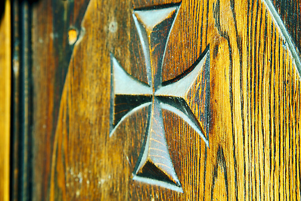 포토 JPG 해외이미지 접시 유럽 종교 벽 조각 여행 백그라운드 십자가 패턴 곡선 건축양식 부분 추상 주택 자물쇠 손잡이 그림자 사람없음 목재 교회 문 금속 검은색 이탈리아 궁전 도시 못 구멍 그리기 철 부식 질감 단계 정맥 천연기념물 놋쇠 블러 옛날 절개 철강 화창 해외202004 해외포토 나무 식기 건축 나라 선 컬러 고건축 무늬 재료 종교건축 모션 재질 날씨 건물 공구 혈관 파일형식 이미지허브