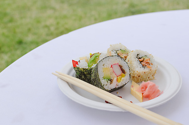 포토 JPG 해외이미지 접시 열매 음식 조각 백그라운드 신체 과일 부분 밥 디저트 치즈 실내 요리 동양인 사람없음 내부 빨간색 케이크 초콜릿 일본 식사 어둠 초밥 신선 우아함 달콤 맛 자르기 굽기 먹기 크림 속도 산딸기 부드러움 연어 페스츄리 해외202004 해외포토 식물 식기 아시아 빵 컬러 컨셉 모션 유제품 어류 인종 감각 구이 일본음식 파일형식 이미지허브