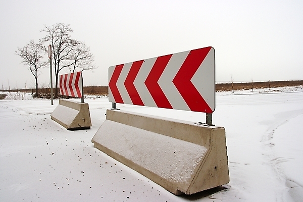 포토 JPG 해외이미지 산업 도로 여행 겨울 교통시설 화살 숙이기 경고 사람없음 냉동 성장 흰색 업무 고속도로 땅 왼쪽 아래 심볼 사인 도로표지판 먼지 지역 진행 개발 넘어짐 땅바닥 해외202004 해외포토 계절 길 컬러 포즈 교통 모션 바닥 작업 표지판 방향 시설 위치 파일형식 이미지허브
