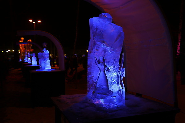 포토 JPG 해외이미지 계절 조각 여행 컨셉 크리스마스 겨울 건축양식 아이디어 사람없음 야외 물 빛 냉동 얼음 추위 북극 빙하 서리 장면 북쪽 온도 내추럴 해외202004 해외포토 자연요소 기념일 건축 극지방 방향 파일형식 이미지허브