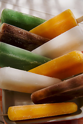 포토 JPG 해외이미지 음식 백그라운드 아이스크림 디저트 사람없음 초록색 노란색 얼음 막대기 해외202004 해외포토 자연요소 컬러 파일형식 이미지허브