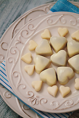 포토 JPG 해외이미지 모양 커플 기념일 음식 결혼 백그라운드 탁자 추상 휴가 디저트 발렌타인데이 사탕 선물 사랑 이벤트 사람없음 장식 세트 초콜릿 저녁식사 어둠 우유 수확 흰색 하트 시골 축하 대접 고급 달콤 맛 설탕 먹기 질감 충동구매 프로스팅 해외202004 해외포토 감정 컬러 가구 컨셉 무늬 농업 관계 모션 데이이벤트 유제품 쇼핑 식사 제빵 과소비 파일형식 이미지허브