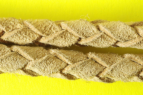 포토 JPG 해외이미지 선 밧줄 패턴 목걸이 사람없음 갈색 검은색 직물 거친 가죽 피부 질감 그런지 엮은 해외202004 해외포토 줄 컬러 무늬 장신구 신체부위 파일형식 이미지허브