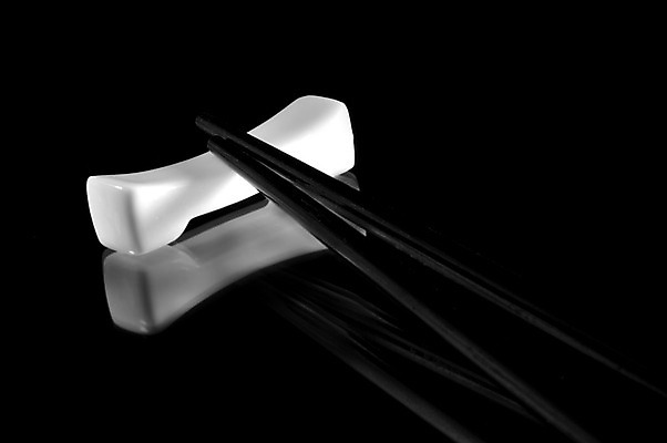 포토 JPG 해외이미지 음식 젓가락 요리 사람없음 일본 검은색 식사 초밥 먹기 점심식사 해외202004 해외포토 아시아 컬러 모션 수저 일본음식 파일형식 이미지허브