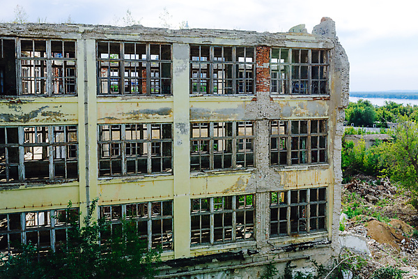 포토 JPG 해외이미지 외관 유럽 벽 여행 건축양식 창문 하늘 새로움 아파트 주택 사람없음 건물 물 파란색 강 도시 역사 충돌 폐허 전쟁 타운 옛날 위기 파멸 해외202004 해외포토 자연요소 건축물 건축 나라 컬러 컨셉 파일형식 소멸 이미지허브