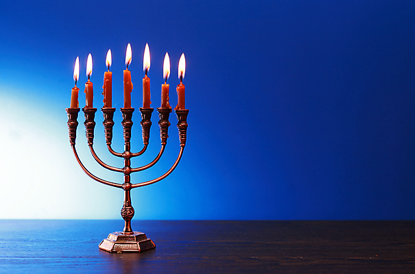 포토 JPG 해외이미지 전통 종교 문화 불 휴가 불꽃 사람없음 성경 심볼 촛대 놋쇠 신앙심 유태교 이스라엘 해외202004 해외포토 자연요소 종교용품 서아시아 파일형식 이미지허브