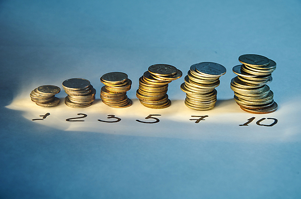 포토 JPG 해외이미지 유럽 백그라운드 컨셉 돈 비즈니스 성공 그래프 미래 사람없음 금융 빛 노란색 쌓기 달러 탑 금속 동전 쪽지 자료 힘 성장 흰색 기둥 원형 변화 시장 재산 황금 구매 주식 심볼 카지노 사인 투자 보물 계산서 고립 해외202004 해외포토 도형 건축물 건축 나라 컬러 모션 재질 경제 쇼핑 도박 파일형식 이미지허브