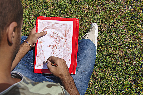 포토 JPG 해외이미지 디자인 실내 창조 미술 한명 그래픽 장식 페인트 붓 작업 디자이너 이젤 예술가 캔버스 페인트붓 화가 해외202004 해외포토 직업 1 문화예술 사람 내부 미술도구 파일형식 이미지허브