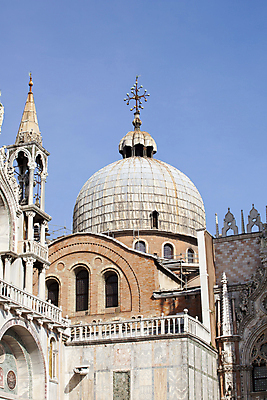 포토 JPG 해외이미지 섬 여행 하늘 사람없음 건물 물 여름 조각상 성당 교회 이탈리아 각도 베네치아 수녀원 해외202004 해외포토 자연요소 건축물 계절 유럽 종교건축 조형물 파일형식 이미지허브