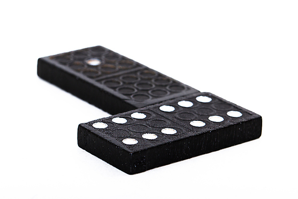 포토 JPG 해외이미지 사람없음 검은색 두개 도미노 해외202004 해외포토 컬러 2 파일형식 이미지허브