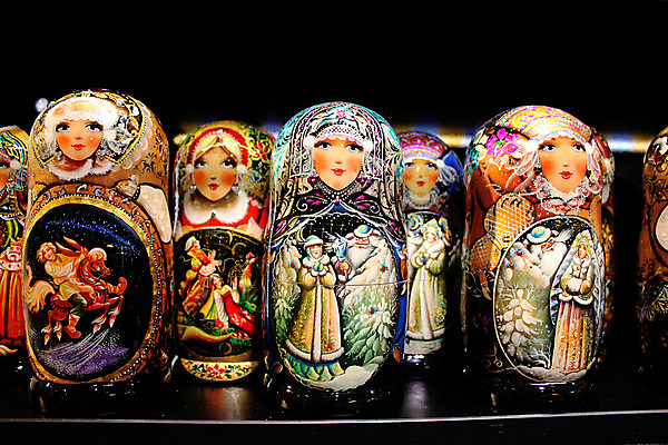 포토 JPG 해외이미지 계절 인형 새해 실내 여러명 사람없음 목재 장식 빨간색 얼음 서리 러시아 기념품 층 꼭두각시 러시아인 소비에트 해외202004 해외포토 자연요소 서양인 나무 유럽 컬러 다수 재료 사람 내부 오브젝트 파일형식 이미지허브