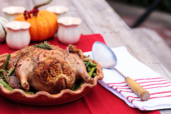 포토 JPG 해외이미지 크리스마스 조류 휴가 기념 오리 육류 요리 사람없음 빨간색 농장 식사 저녁식사 시골 축하 도자기 굽기 유기농 아스파라거스 추수감사절 로즈메리 내추럴 스터핑 핸드메이드 해외202004 해외포토 동물 웰빙 기념일 기독교 컬러 컨셉 농업 채소 식재료 구이 허브 파일형식 이미지허브