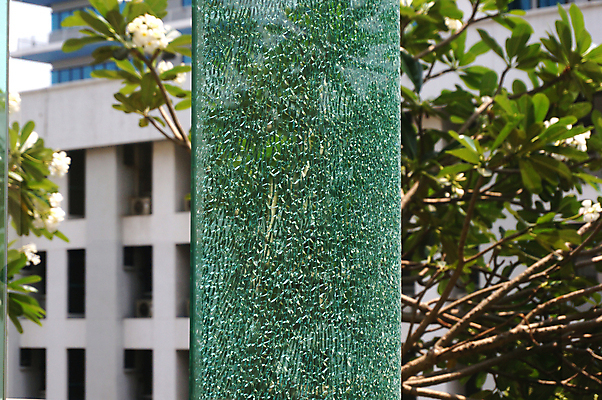 포토 JPG 해외이미지 조각 백그라운드 유리 사람없음 손상 거울 균열 위험 질감 깨짐 취급주의 해외202004 해외포토 컨셉 모션 재질 경고 파일형식 이미지허브