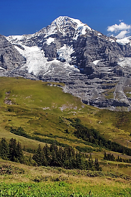 포토 JPG 해외이미지 구름 유럽 자연 하늘 아침 산 풍경 사람없음 초록색 태양 여행객 평화 고요 안개 스위스 암초 절정 목가 해외202004 해외포토 주간 자연요소 나라 컬러 컨셉 날씨 사람 생태계 파일형식 이미지허브