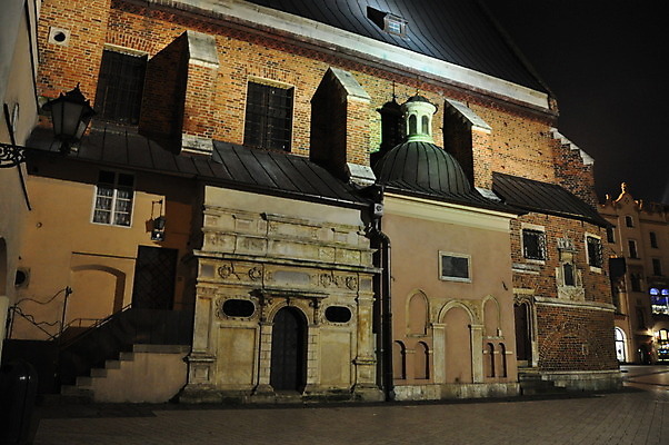 포토 JPG 해외이미지 유럽 주택 사람없음 강 성당 역사 시장 야간 정사각형 폴란드 크라쿠프 해외202004 해외포토 자연요소 도형 나라 종교건축 건물 파일형식 이미지허브