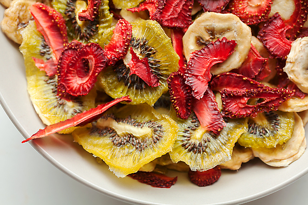 포토 JPG 해외이미지 접시 열매 음식 백그라운드 과일 재료 딸기 건조 바나나 건강 키위 사람없음 에너지 신선 사발 달콤 혼합 수집 유기농 블루베리 고립 섞기 이국적 채식주의자 해외202004 해외포토 식물 식기 웰빙 사기그릇 맛 채식 파일형식 이미지허브