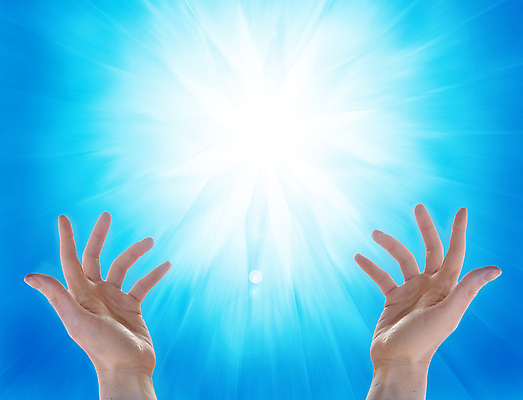 포토 JPG 해외이미지 손 컨셉 손가락 하늘 아이디어 사람없음 파란색 빛 햇빛 태양 환경 재활용 에너지 심볼 에코 생태계 자원 해결 유지 내추럴 혁명 생태학 해외202004 해외포토 자연요소 교육 컬러 신체부위 친환경 파일형식 이미지허브