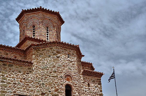 포토 JPG 해외이미지 구름 전통 유럽 종교 건축양식 하늘 지붕 사람없음 건물 탑 바위 깃발 중세 그리스 수도원 천연기념물 돛대 메테오라 해외202004 해외포토 자연요소 건축물 건축 나라 세계문화유산 돌_바위 역사 파일형식 이미지허브