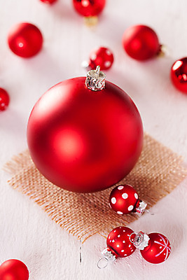 포토 JPG 해외이미지 크리스마스장식 크리스마스 실내 사람없음 삼베 흰배경 오너먼트 해외202004 해외포토 기념일 백그라운드 내부 흰색 파일형식 천_직물 이미지허브