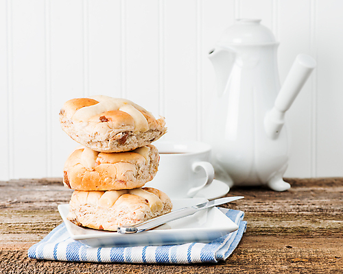 포토 JPG 해외이미지 전통 음식 사람없음 갈색 쌓기 신선 뜨거움 맛 아침식사 굽기 롤 건포도 번 해외202004 해외포토 빵 컬러 컨셉 모션 포도 식사 구이 건과일 파일형식 이미지허브